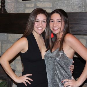 Meet your Posher, Chloe